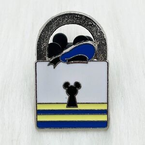🔮 5/$25 Disney‎ Donald Duck Lock Pin